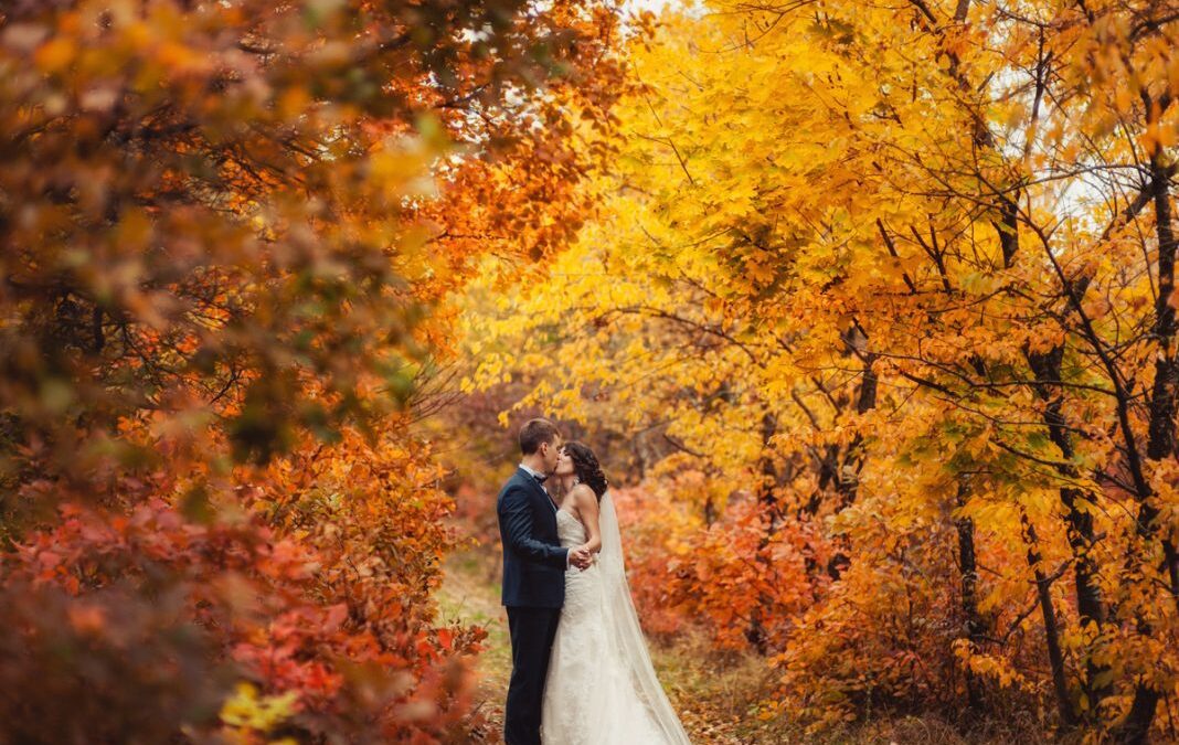 10 Reasons Getting Engaged in the Fall is the Best