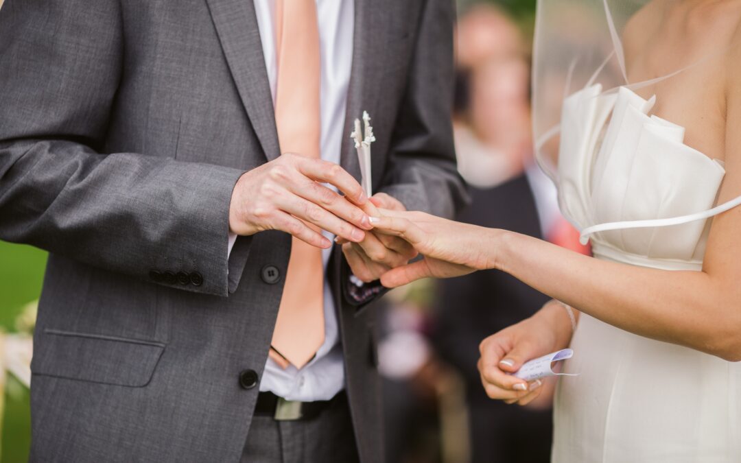 What to do When a Spouse Takes Off Their Wedding Ring: Advice From A Therapist