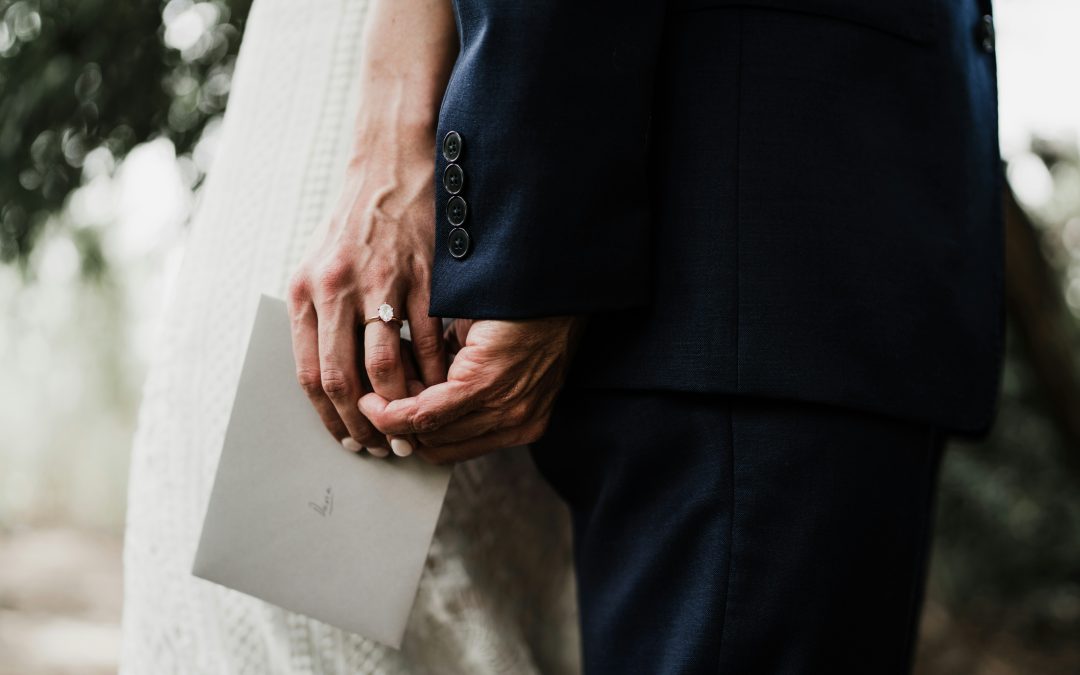 How to Write the Perfect Wedding Day Letter to Your Partner